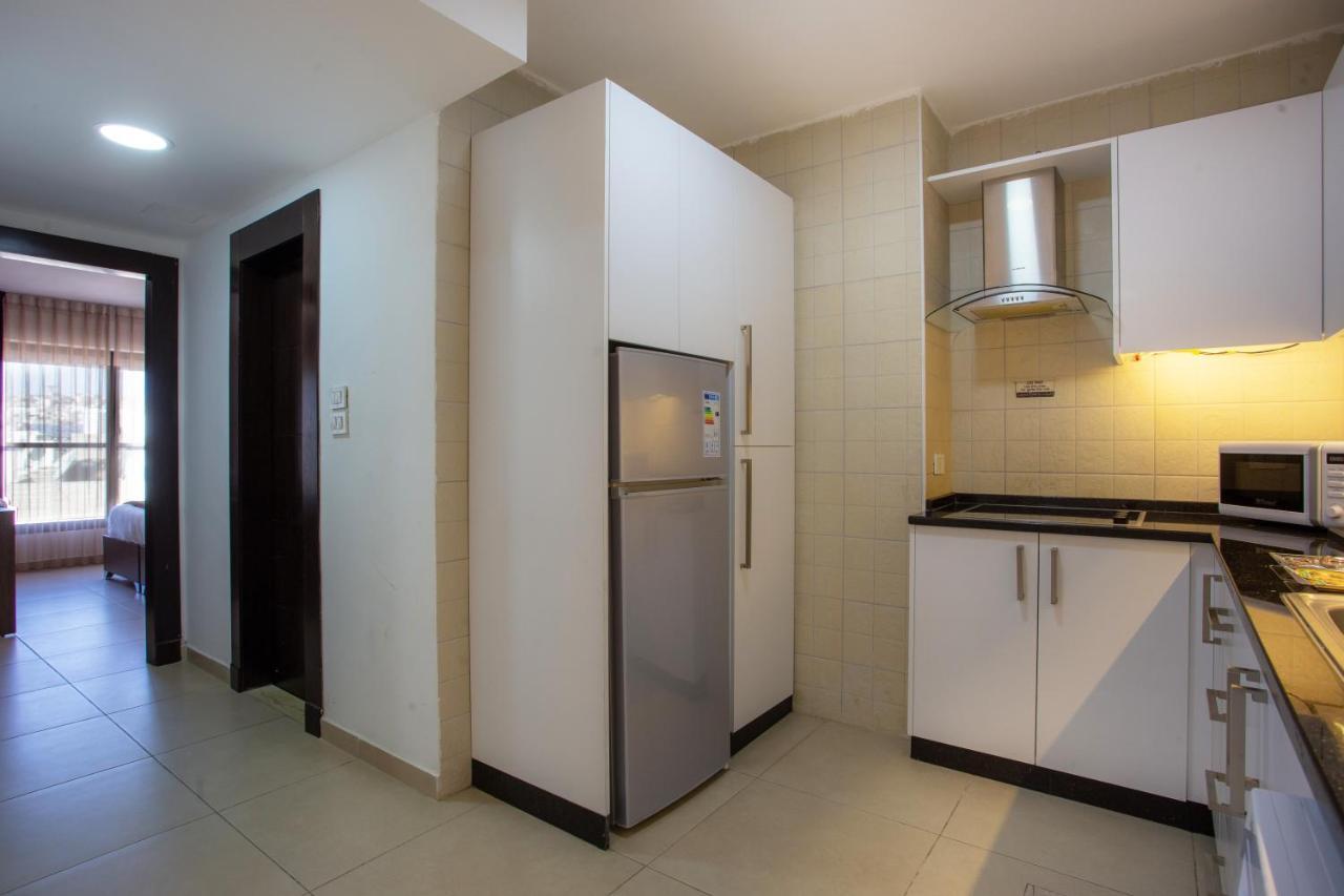 Triple A Hotel Suites 安曼 外观 照片