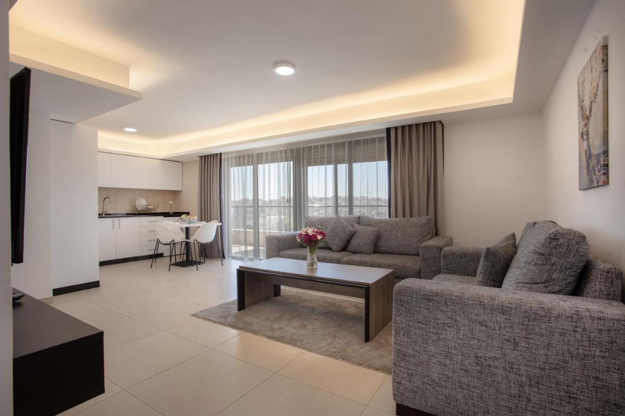Triple A Hotel Suites 安曼 外观 照片