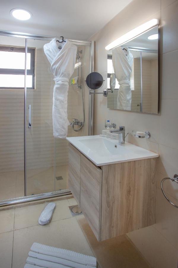 Triple A Hotel Suites 安曼 外观 照片