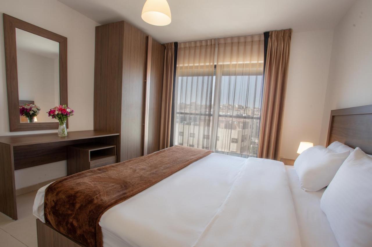 Triple A Hotel Suites 安曼 外观 照片