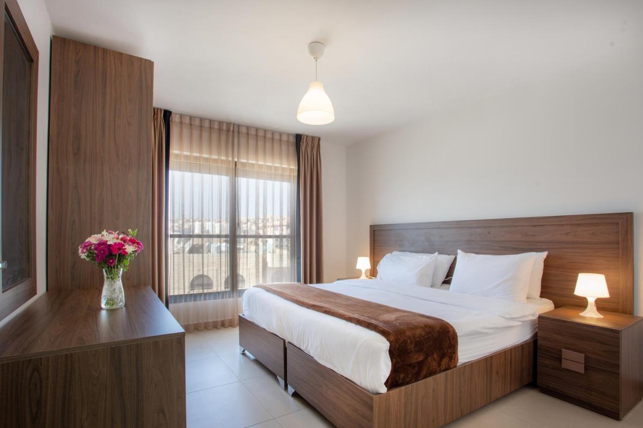 Triple A Hotel Suites 安曼 外观 照片