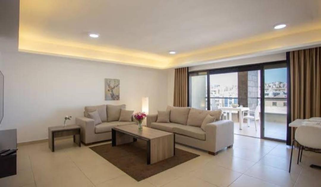 Triple A Hotel Suites 安曼 外观 照片